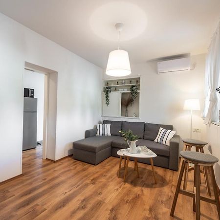 Apartment Near Old Town, Free Parking & Huge Garden ドゥブロブニク エクステリア 写真