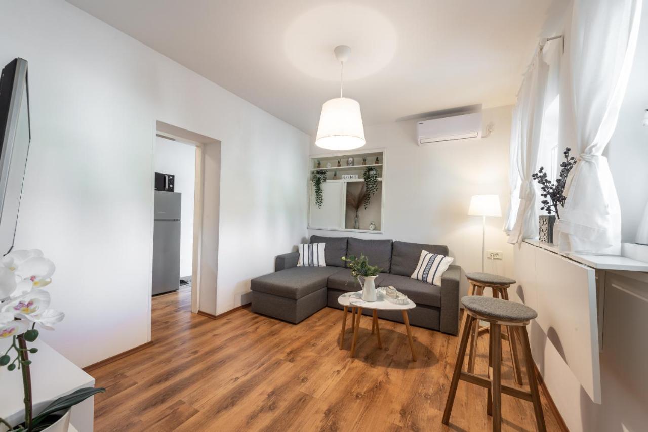Apartment Near Old Town, Free Parking & Huge Garden ドゥブロブニク エクステリア 写真