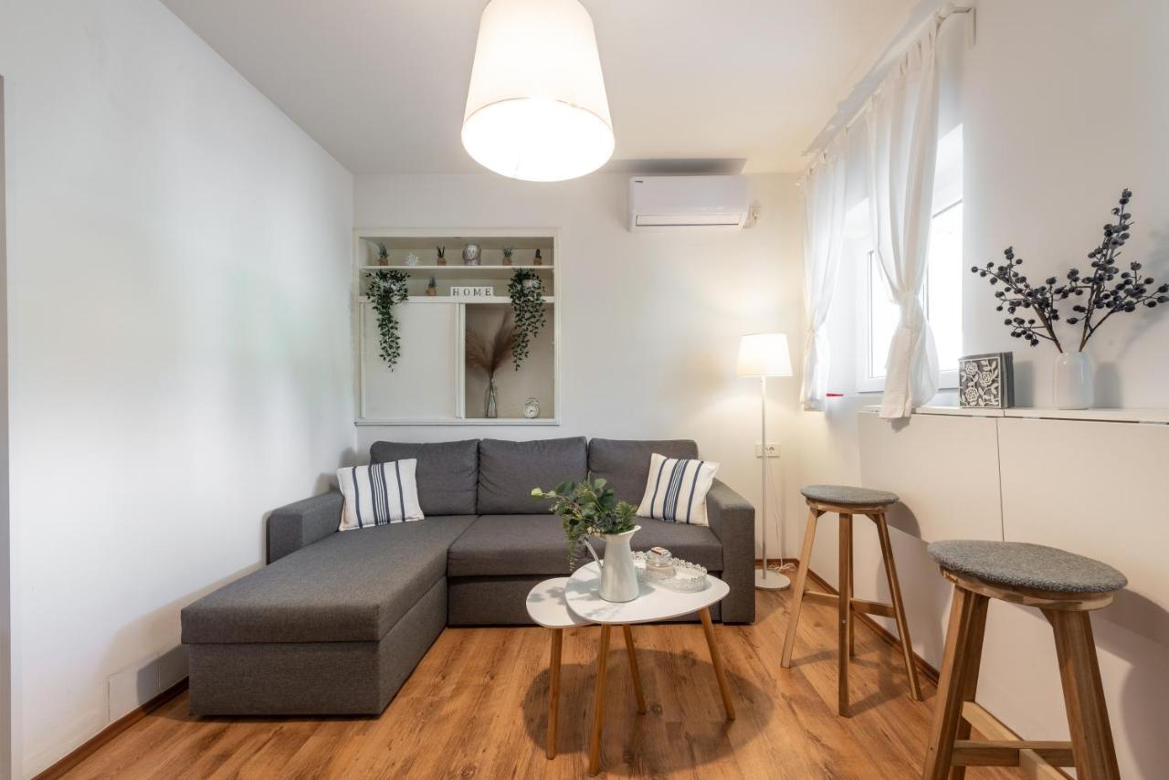 Apartment Near Old Town, Free Parking & Huge Garden ドゥブロブニク エクステリア 写真